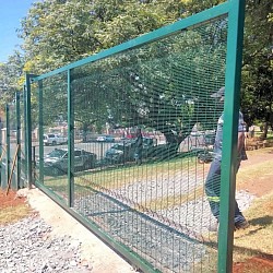 Gate